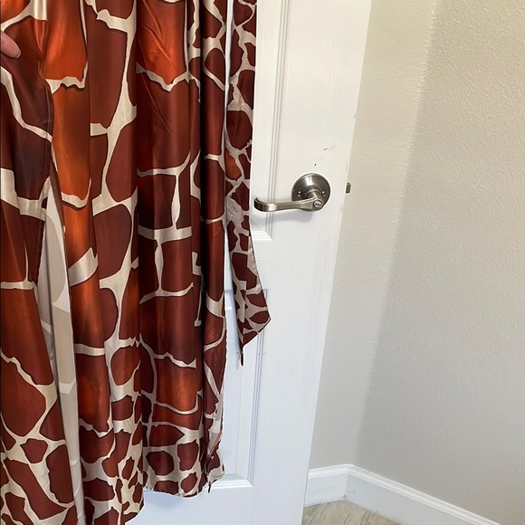 NWT Fashion Nova Brown and Cream Patterned Dress - Picture 5 of 9